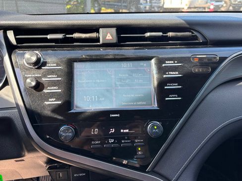 Used 2020 Toyota Camry SE FWD image 10