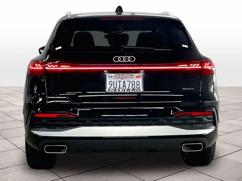 Certified 2025 Audi Q5 Prestige image 7