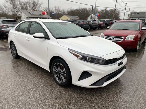 Used 2022 Kia Forte LXS image 7
