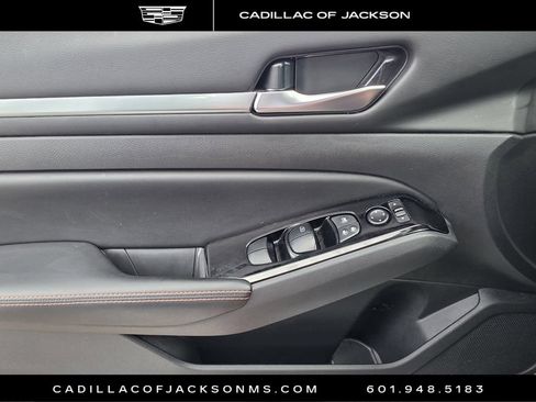 Used 2024 Nissan Altima 2.5 SR FWD image 21