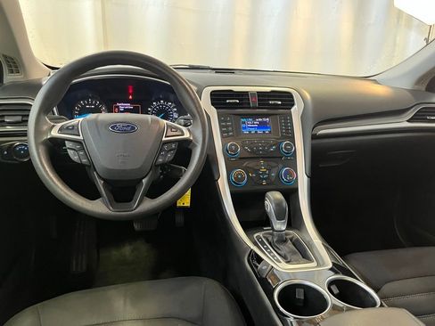 Used 2013 Ford Fusion SE FWD image 16