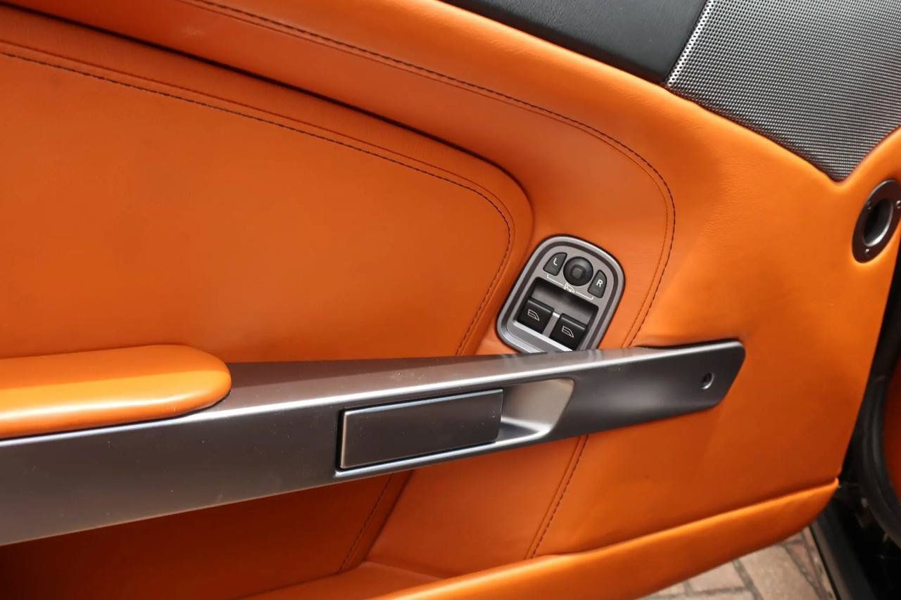 Used 2006 Aston Martin DB9 Volante RWD image 35