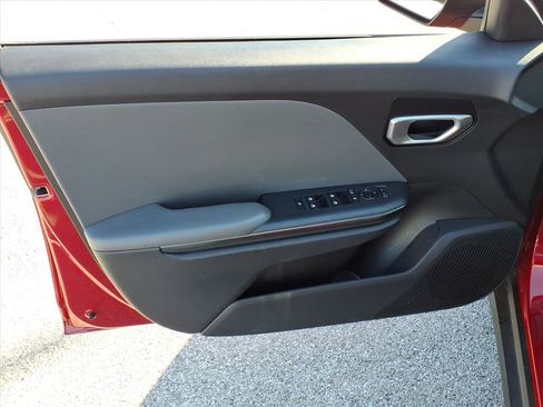 Used 2025 Kia K4 LXS image 19