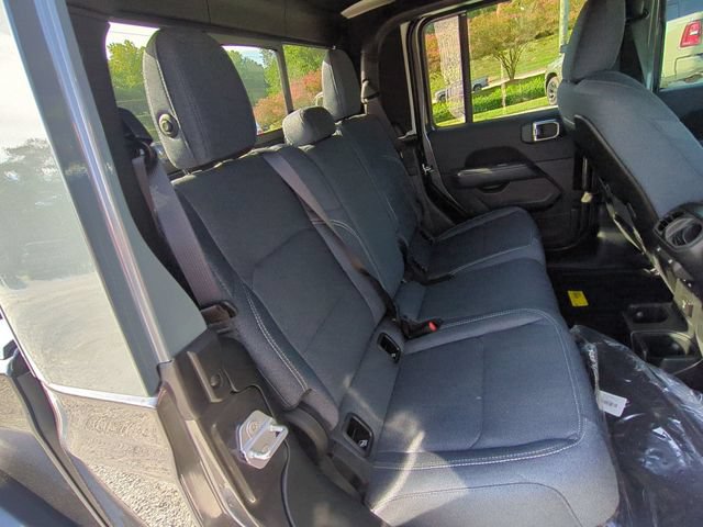 New 2026 Jeep Gladiator Rubicon w/ Rockslide Package AWD/4WD image 32