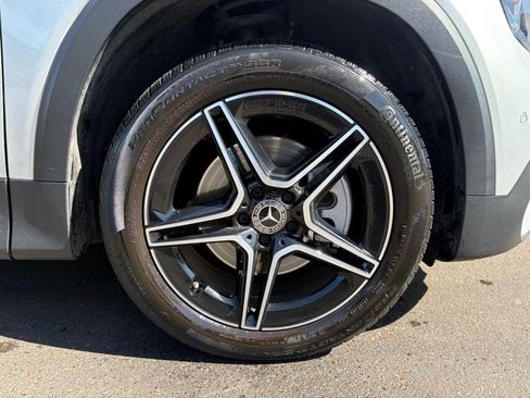 Used 2023 Mercedes-Benz GLB 250 4MATIC image 5