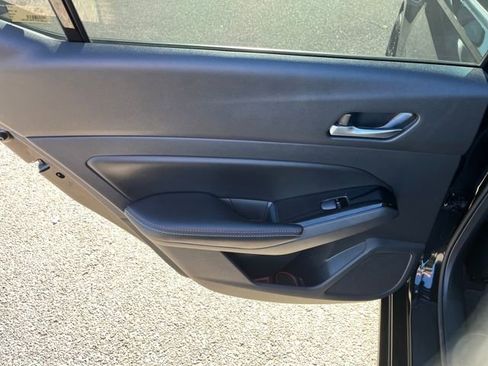 Used 2023 Nissan Altima 2.5 SR w/ SR Premium Package image 7