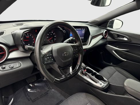 Used 2024 Chevrolet Trax RS w/ Driver Confidence Package FWD image 18