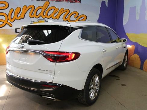 Used 2018 Buick Enclave Essence w/ Experience Buick Package AWD/4WD image 8