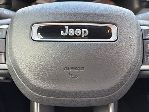 Used 2024 Jeep Compass Trailhawk image 6