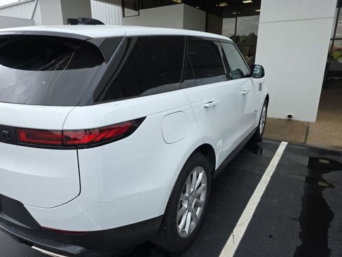 Used 2025 Land Rover Range Rover Sport SE AWD/4WD image 5
