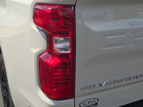 Certified 2026 Chevrolet Silverado 1500 Custom AWD/4WD image 11