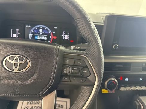 Used 2025 Toyota Tacoma SR5 image 29