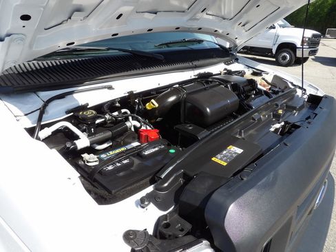 Used 2021 Ford E-350 and Econoline 350 Super Duty image 27