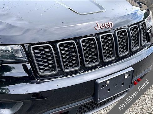 Used 2019 Jeep Grand Cherokee Trailhawk w/ Interior Metal Package AWD/4WD image 25