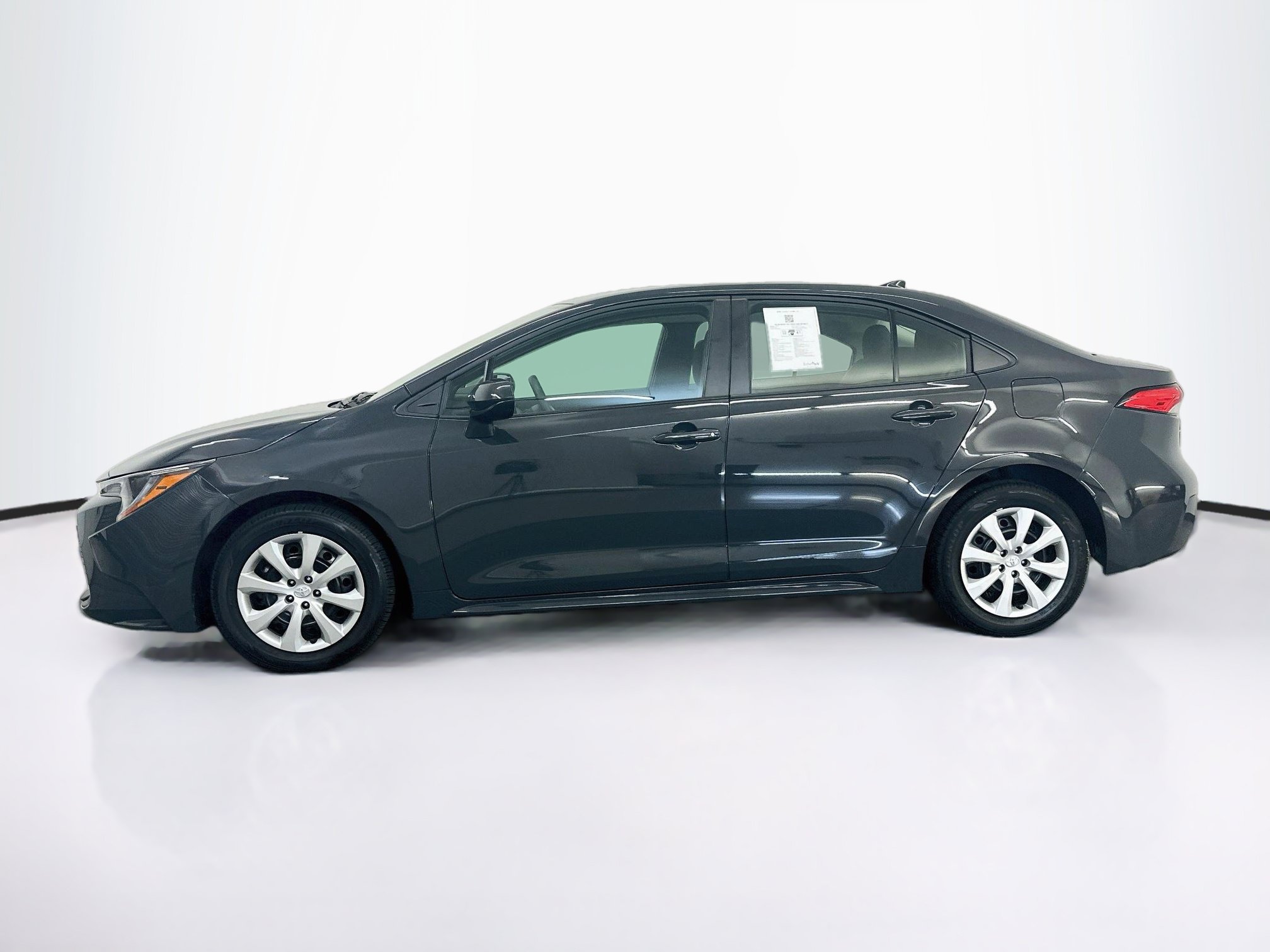 Used 2026 Toyota Corolla LE FWD image 4