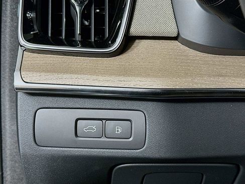 New 2026 Volvo XC90 T8 Plus image 10