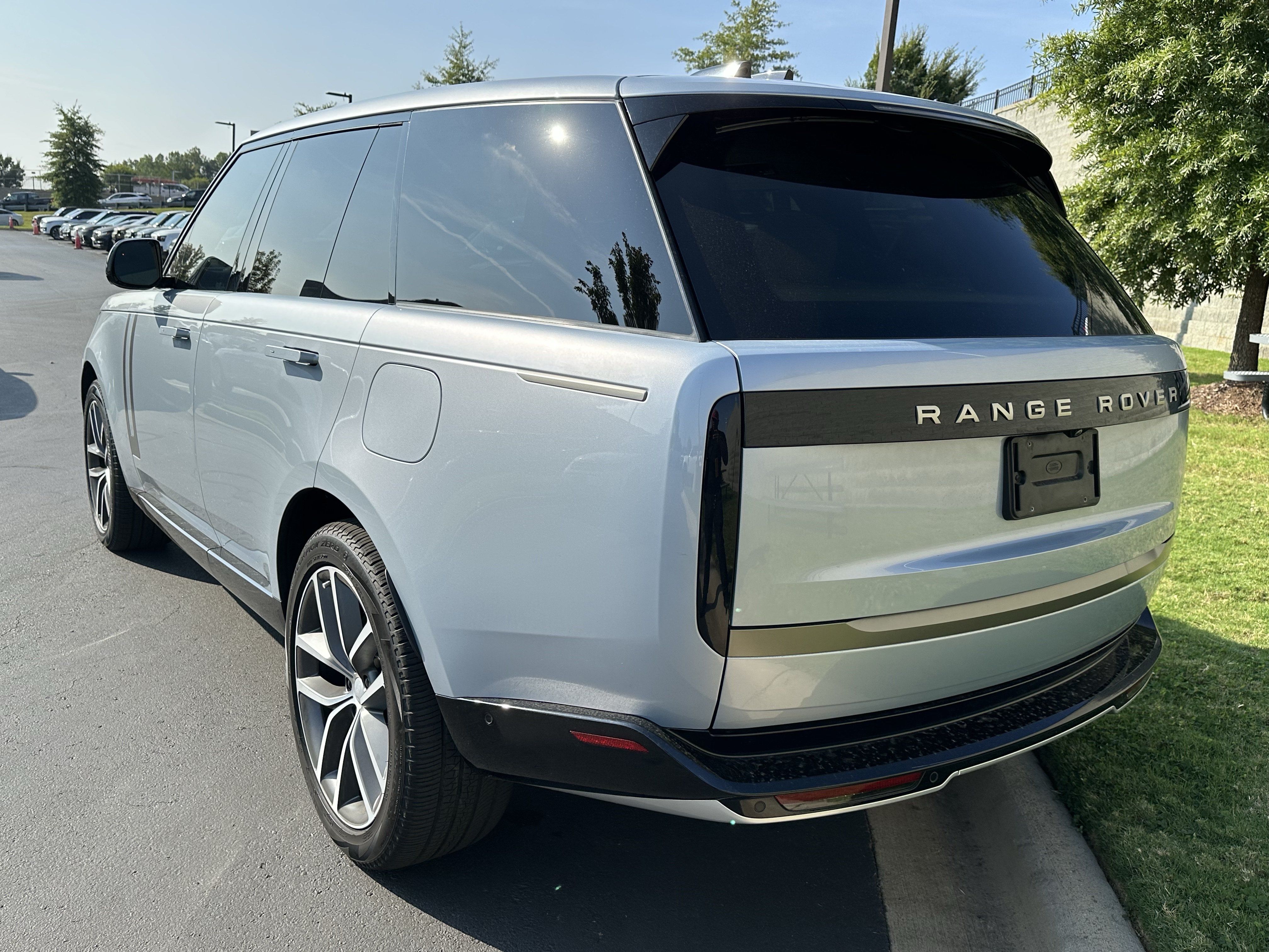 Certified 2025 Land Rover Range Rover SE AWD/4WD image 5