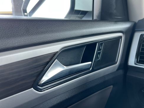 Used 2023 Volkswagen Atlas SE image 23