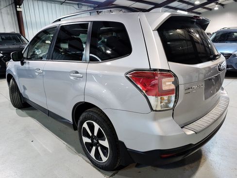 Used 2017 Subaru Forester 2.5i Premium AWD/4WD image 6
