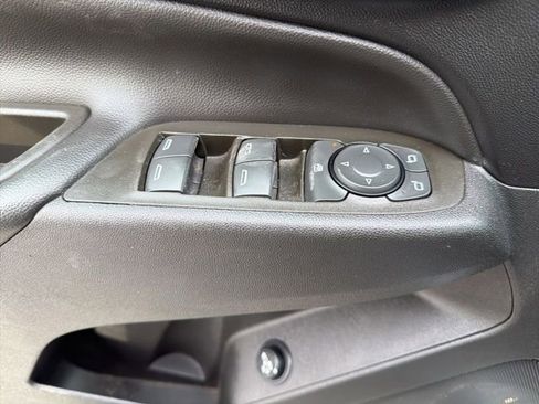 Used 2023 Chevrolet Equinox LT image 16