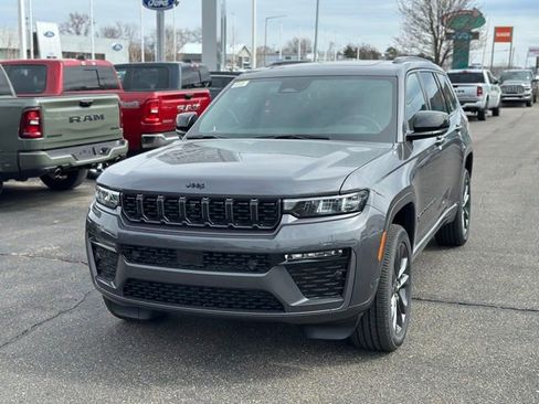 New 2026 Jeep Grand Cherokee L Limited AWD/4WD image 2