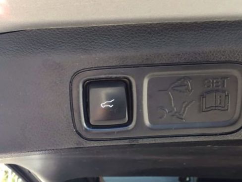 Certified 2020 Ford Expedition XLT w/ Equipment Group 202A image 10