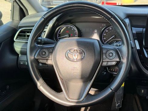 Used 2023 Toyota Camry SE image 12