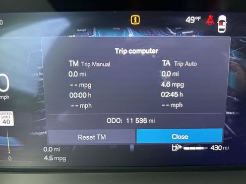 Certified 2025 Volvo XC60 B5 Plus AWD/4WD image 21