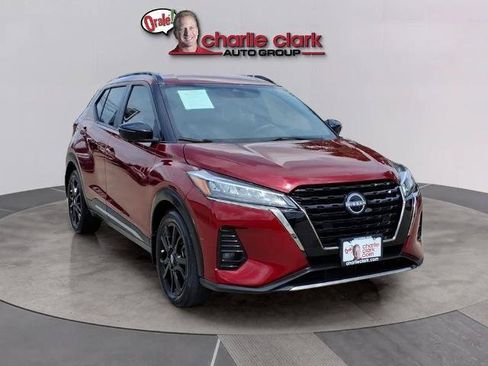 Certified 2023 Nissan Kicks SR w/ SR Premium Package FWD image 7