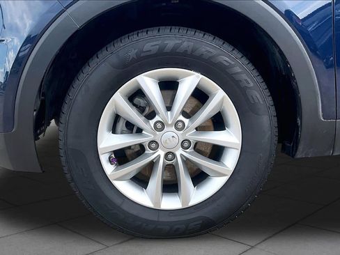 Used 2017 Kia Sorento FWD w/ LX Convenience Package image 11