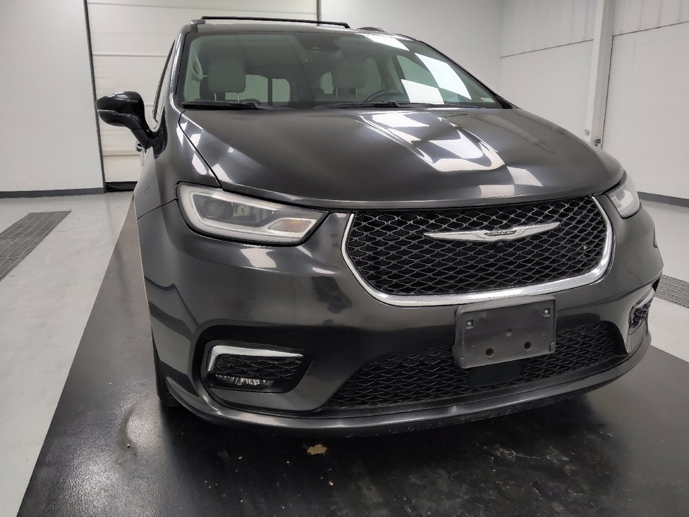 Used 2021 Chrysler Pacifica Touring-L FWD image 14