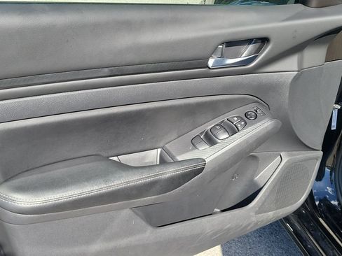 Used 2025 Nissan Altima 2.5 SV FWD image 18