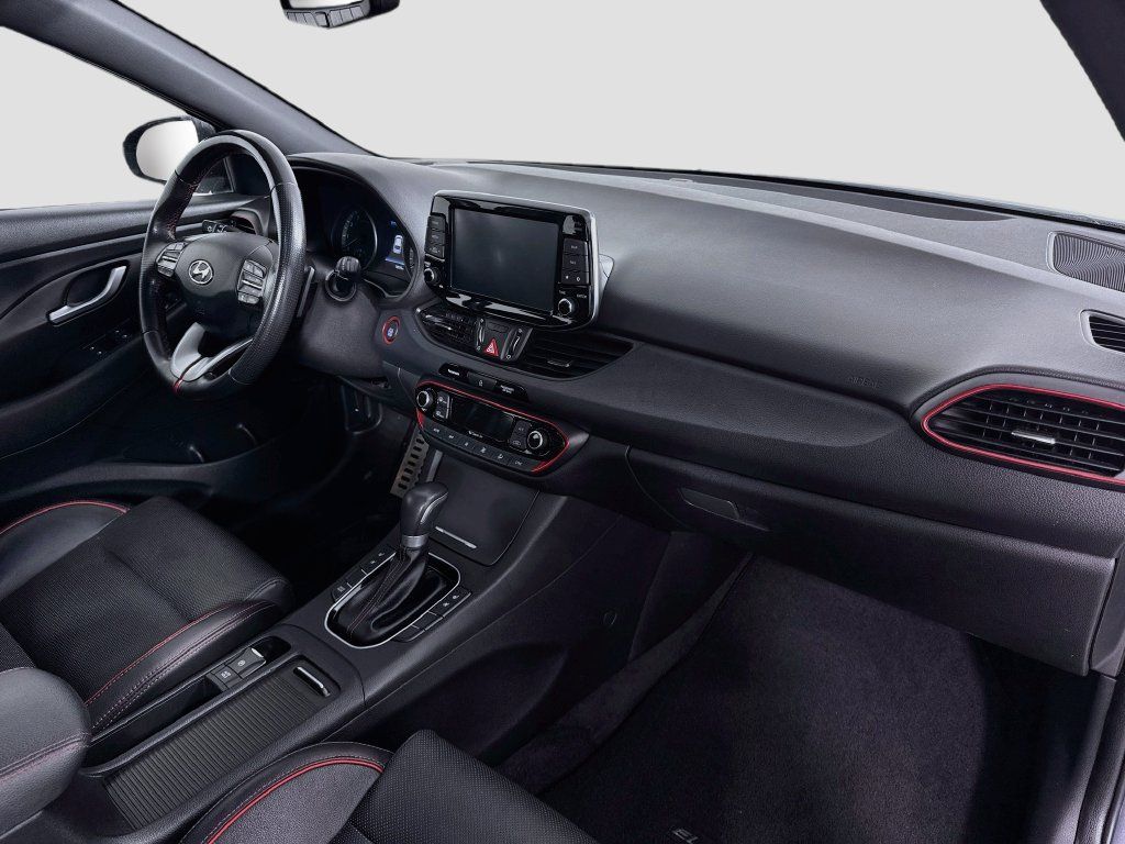 Used 2018 Hyundai Elantra GT Sport w/ Sport Tech Package 04 FWD image 32