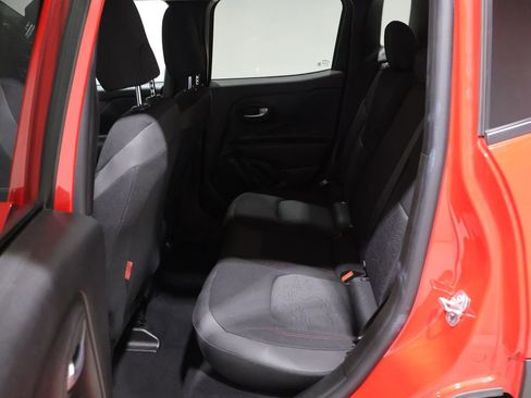 Used 2019 Jeep Renegade Trailhawk w/ LED Lighting Group AWD/4WD image 18