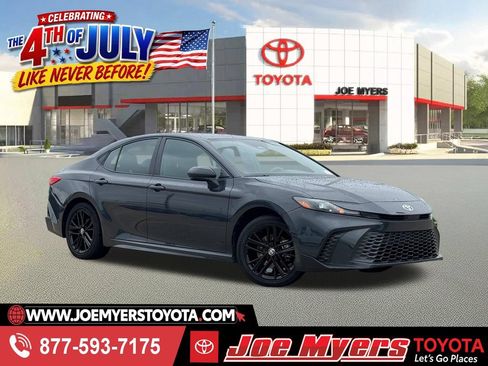 Used 2025 Toyota Camry SE w/ Convenience Package AWD/4WD image 1