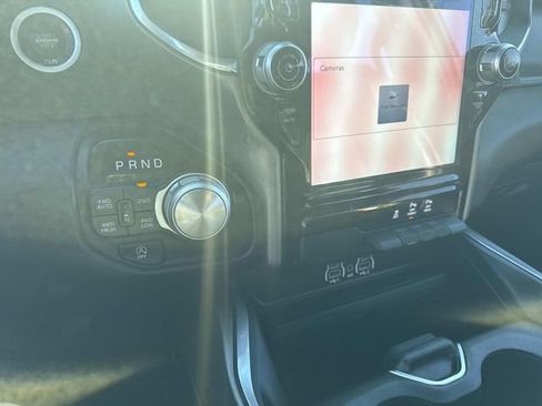 Used 2025 RAM 1500 Laramie AWD/4WD image 31