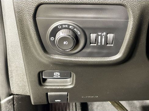 Used 2024 Jeep Grand Cherokee Limited w/ Black Appearance Package AWD/4WD image 14