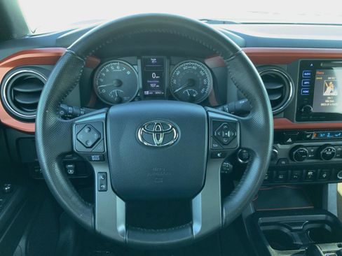 Used 2017 Toyota Tacoma TRD Off-Road image 28