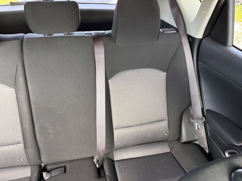 Used 2025 Kia Soul LX w/ LX Technology Package FWD image 36
