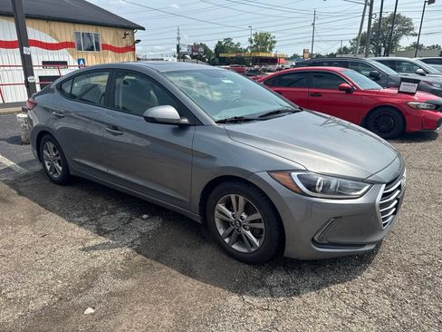 Used 2017 Hyundai Elantra Value Edition FWD image 4