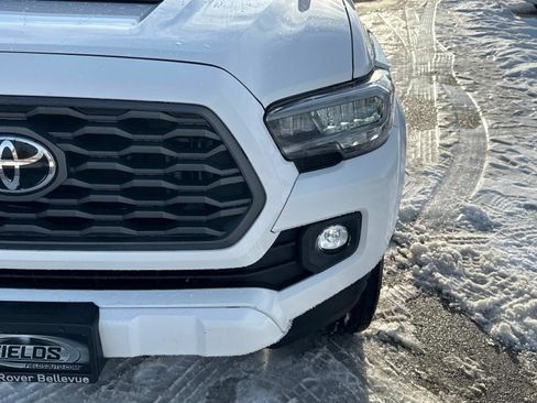 Used 2023 Toyota Tacoma TRD Sport image 9