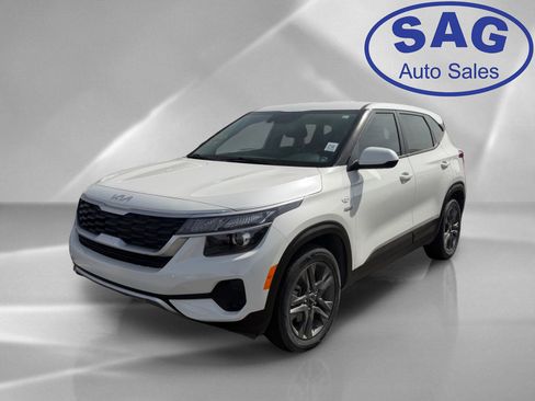 Used 2023 Kia Seltos LX AWD/4WD image 5