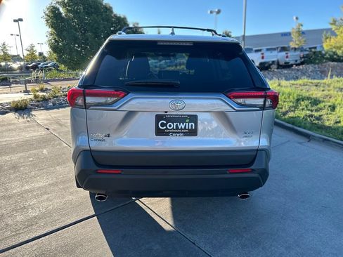 Used 2021 Toyota RAV4 XLE Premium AWD/4WD image 6