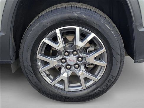 Used 2023 GMC Acadia SLT image 25