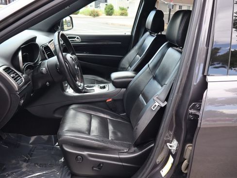 Used 2019 Jeep Grand Cherokee Limited w/ Luxury Group II AWD/4WD image 19