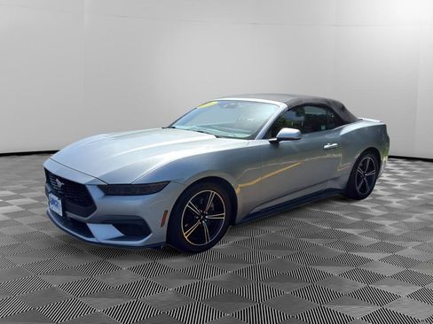 Used 2025 Ford Mustang Premium RWD image 4