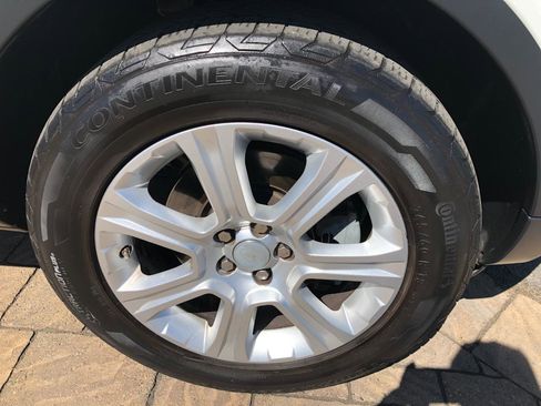 Used 2016 Land Rover Range Rover Evoque SE AWD/4WD image 9
