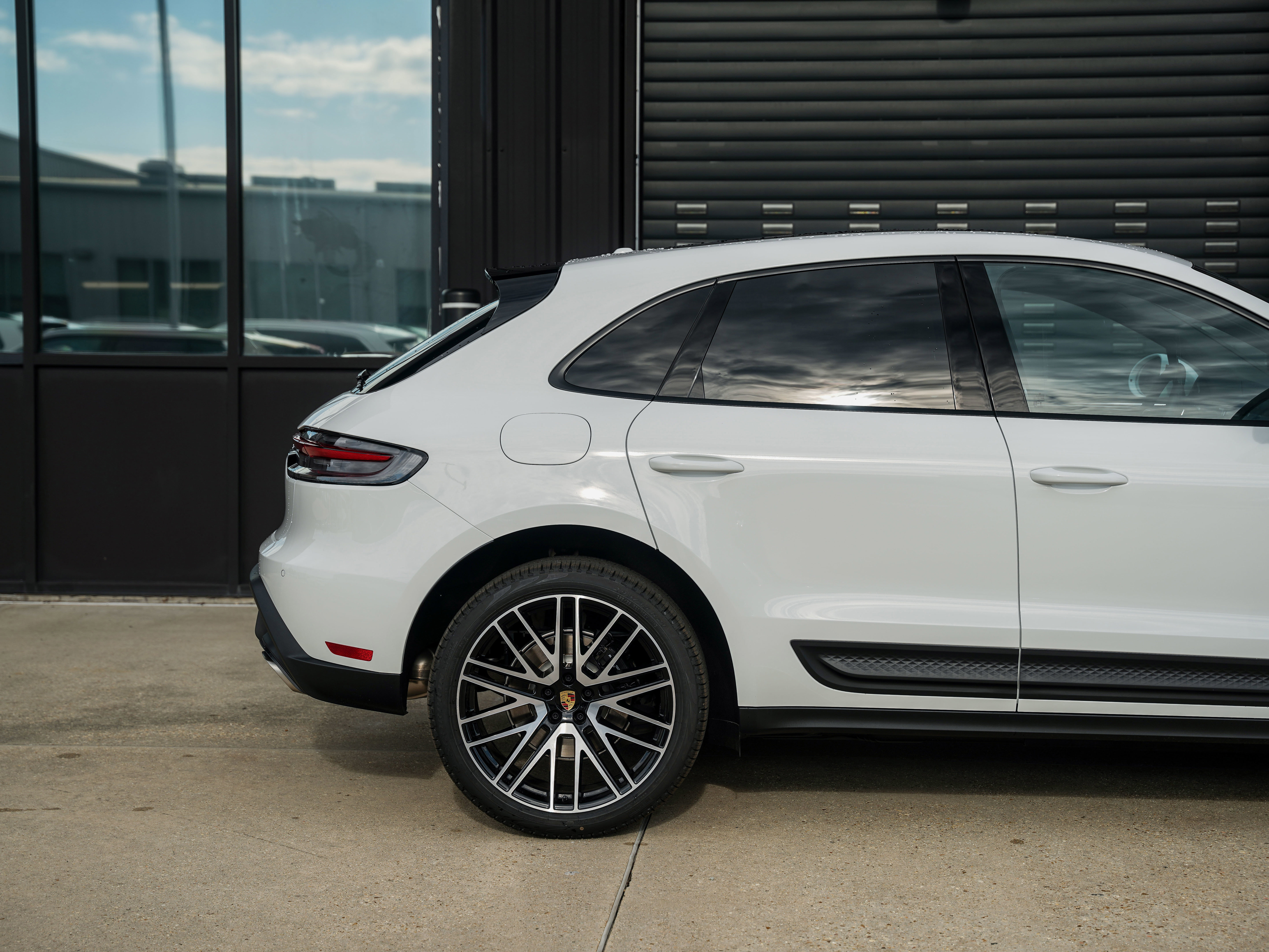 Certified 2026 Porsche Macan AWD/4WD image 14