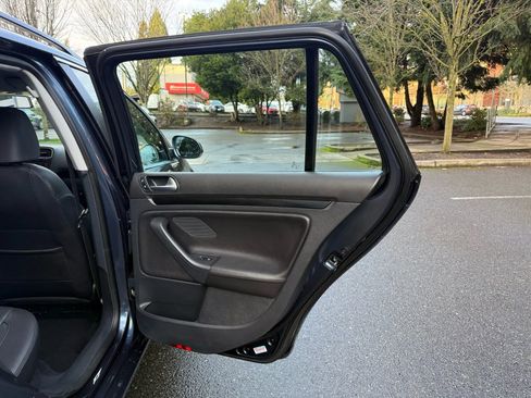 Used 2010 Volkswagen Jetta TDI image 16