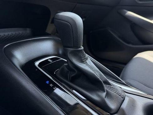 Used 2025 Toyota Corolla LE FWD image 19